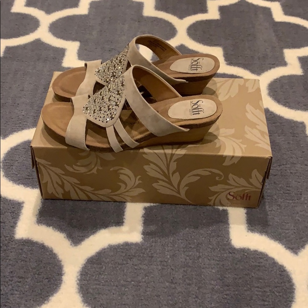 New In Box- Sofft Vassy In baywater suede - 8.5 - Picture 3 of 8